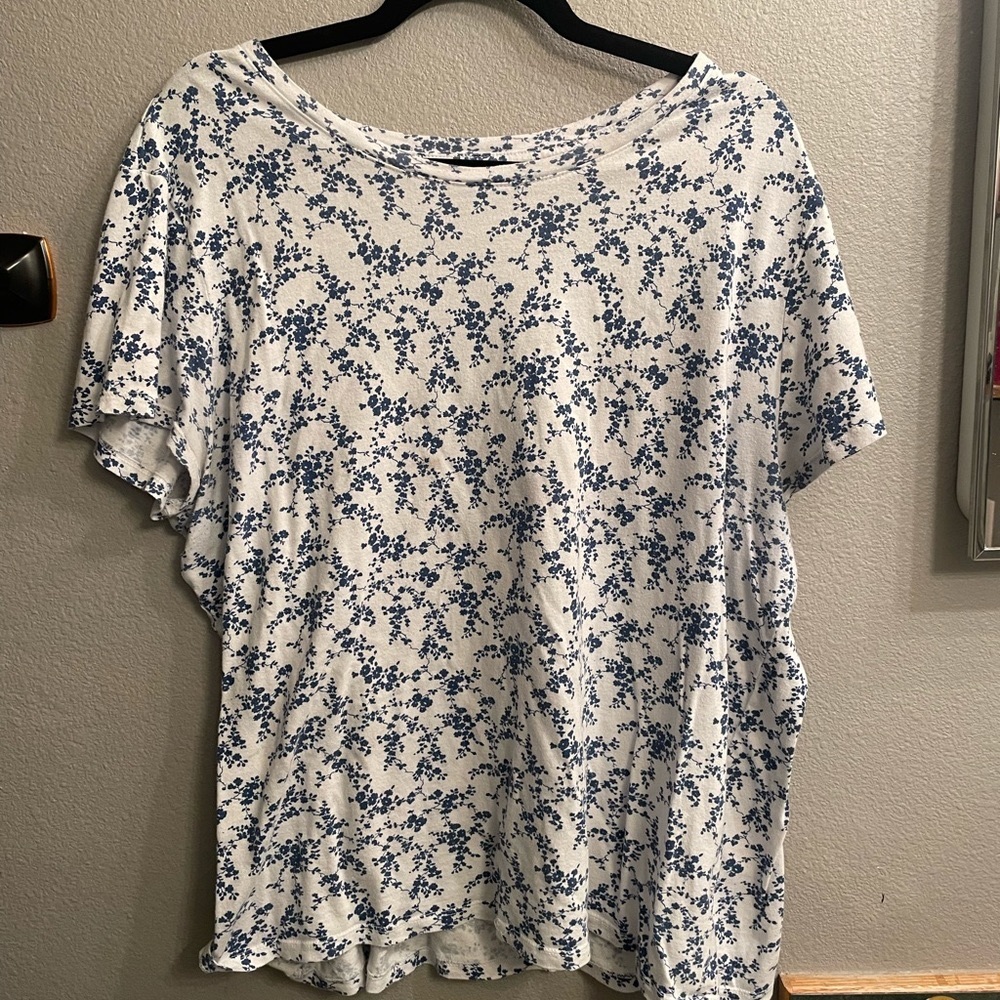 Gap short sleeve T
